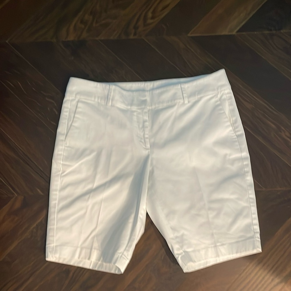 Ann Taylor White Boardwalk Shorts Excellent Condition